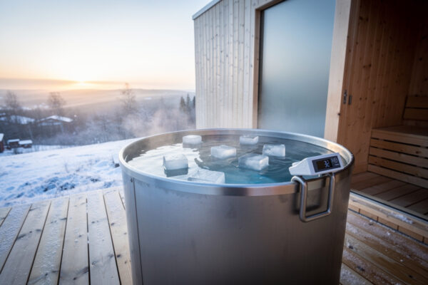 Post-Sauna Cold Plunge: Why Ice Bath Temperature Logic Mirrors Hydroponic Reservoir Cooling